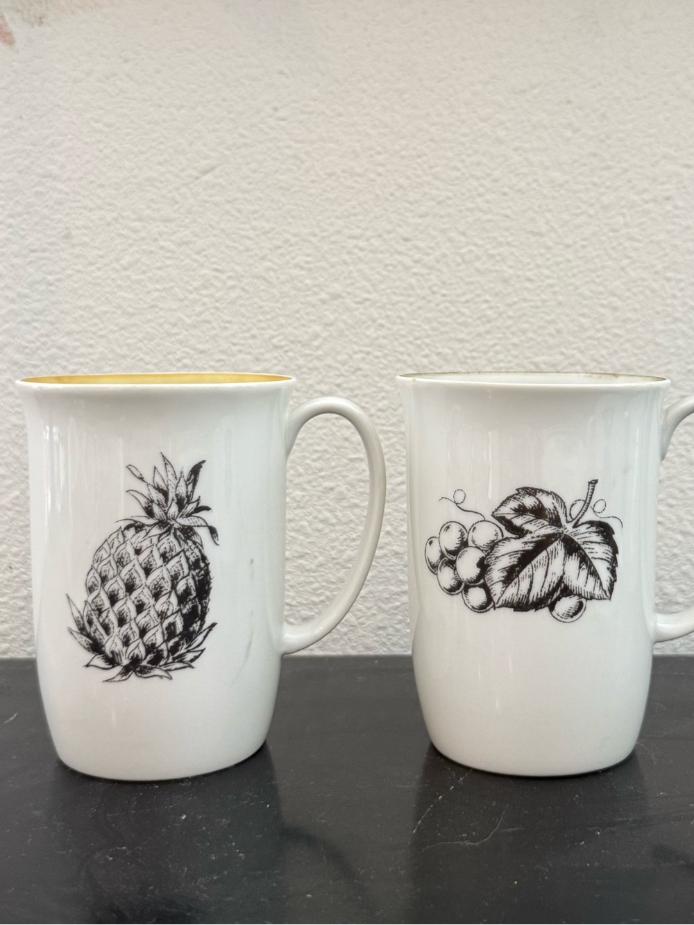 MCM Geary's Beverly Hills Mugs Pineapple & Grape Porcelain set White Black Mug